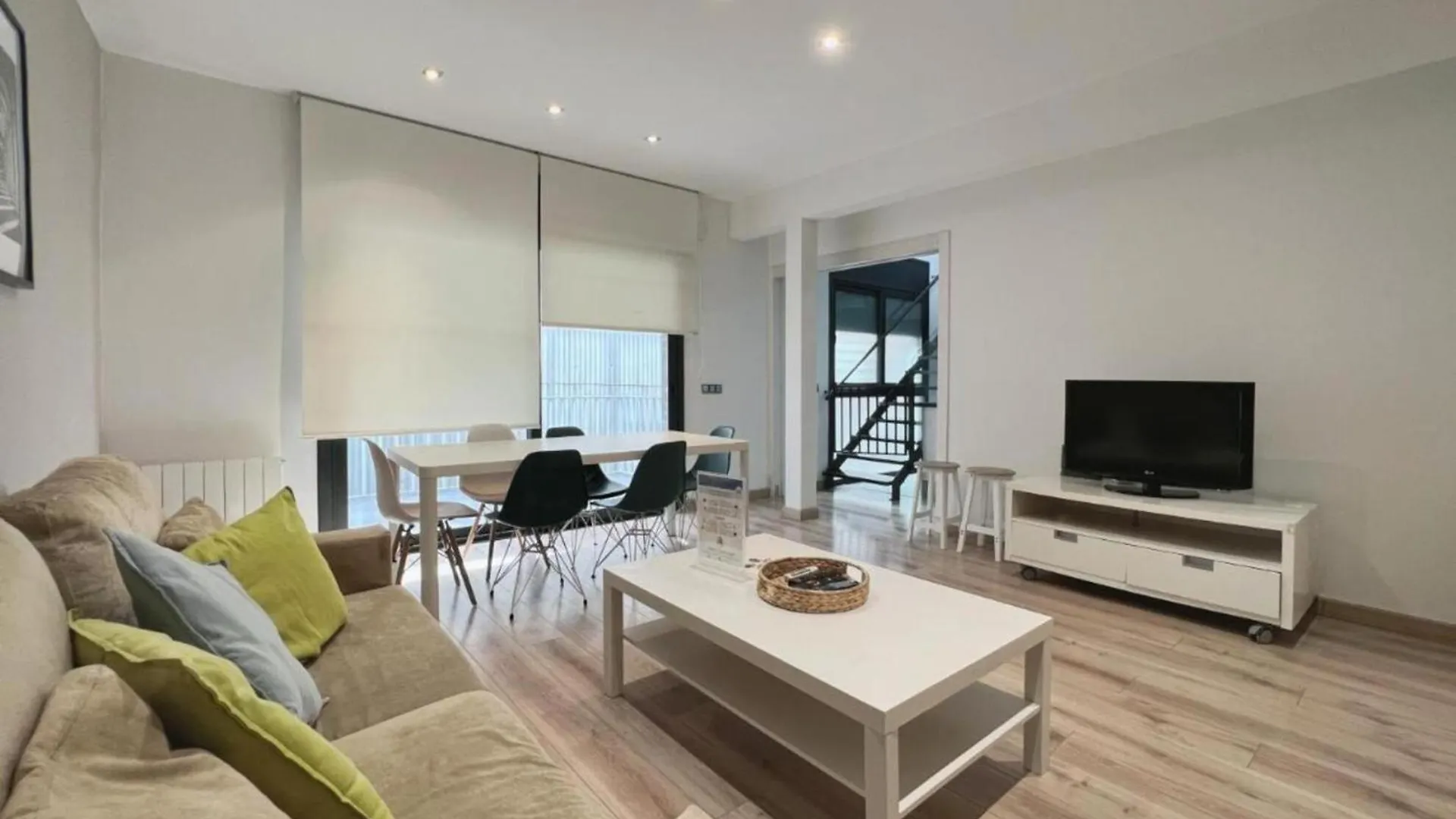 דירות ברצלונה Penthouse With Amazing Terrace, 9P 3Bd